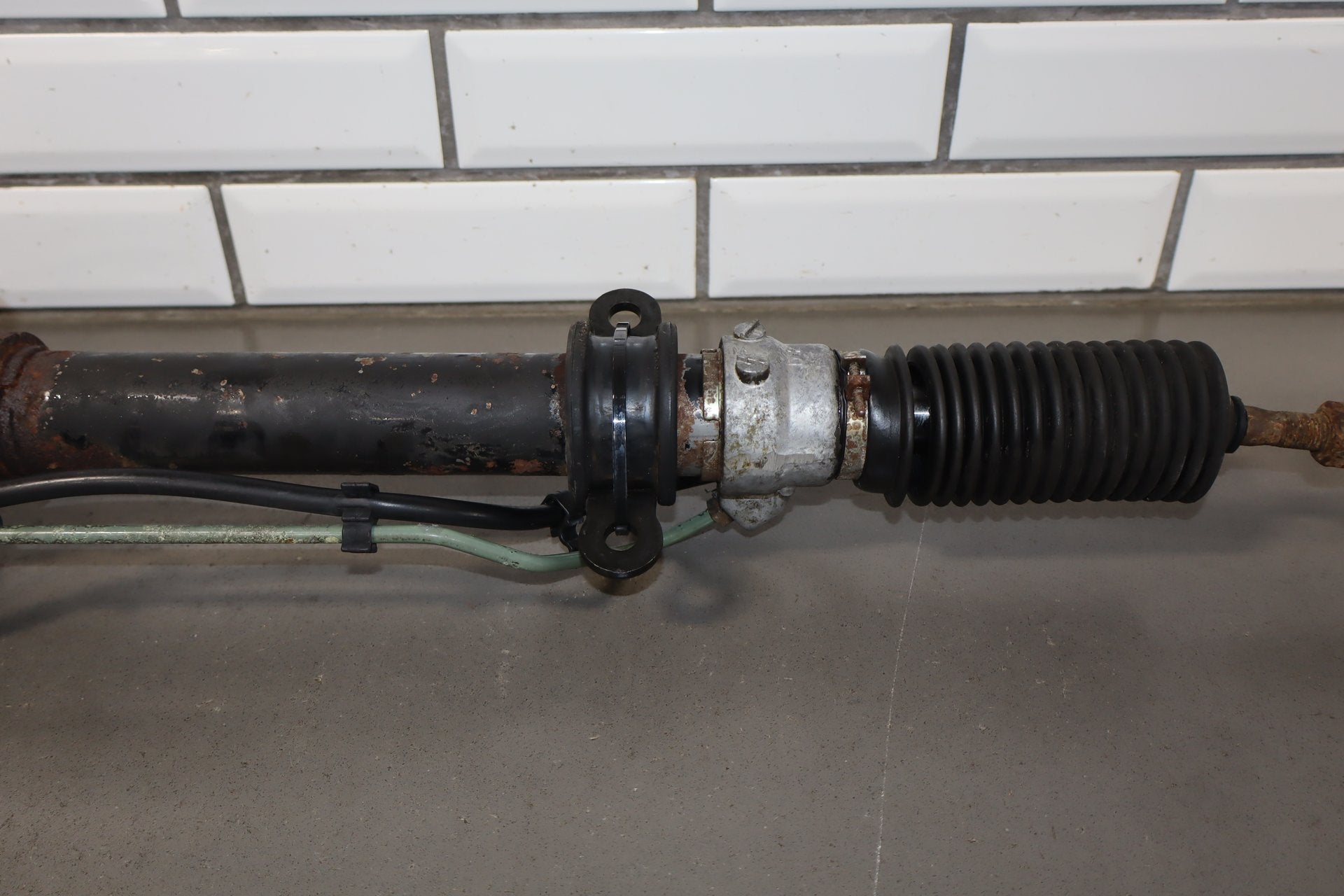 1986 Nissan 300ZX Steering Gear OEM – J & J Auto Wrecking