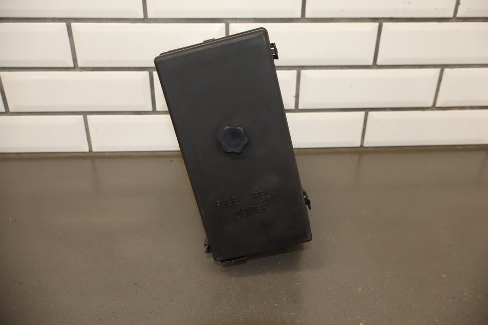 2003-2004 Chevrolet Corvette C5- Engine Fuse Box 10316193
