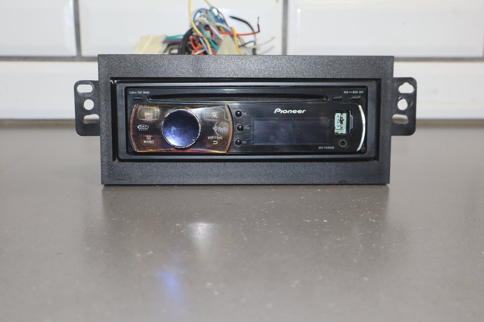 Pioneer DEH-P4200UB Single DIN CD Player