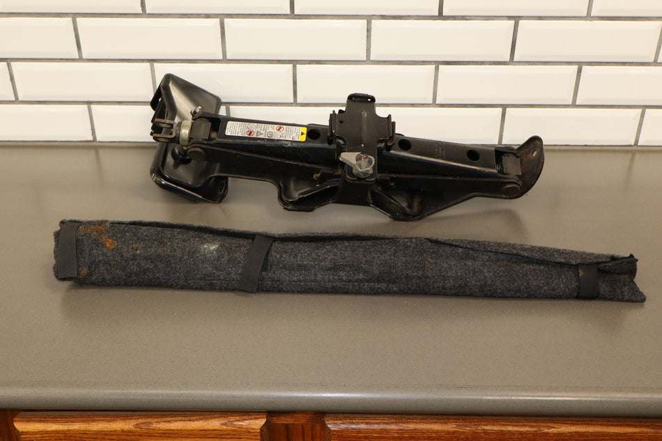 2003-2009 Hummer H2- Jack/ Tool Kit