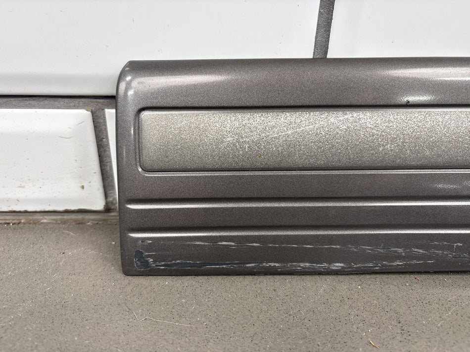 98-02 Toyota Land Cruiser J100 Right Front Fender Molding (Gray)