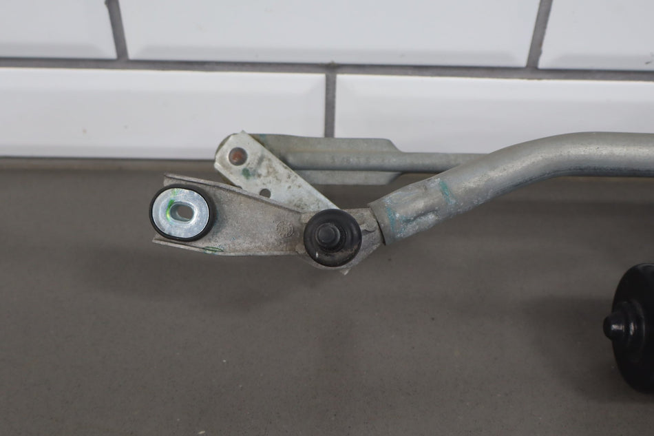 2014-2018 GMC Sierra 1500 Front Wiper Motor OEM