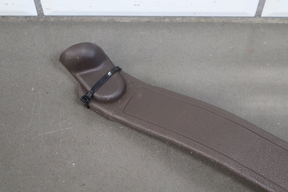 1991-1992 Toyota Land Cruiser FJ80 RH Front Seat Belt Buckle