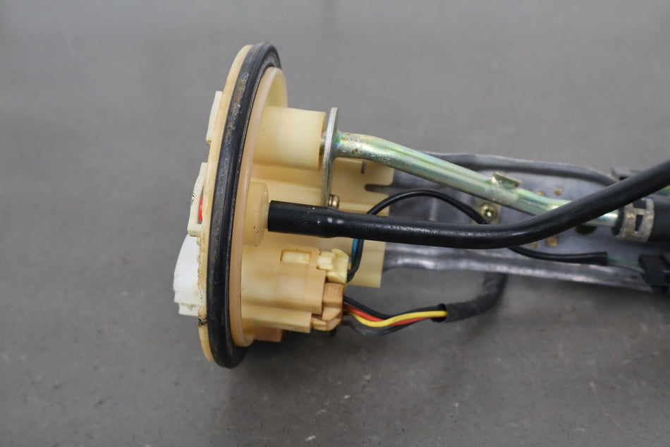 1998-2002 Lexus LX470 Fuel Pump 2322166040