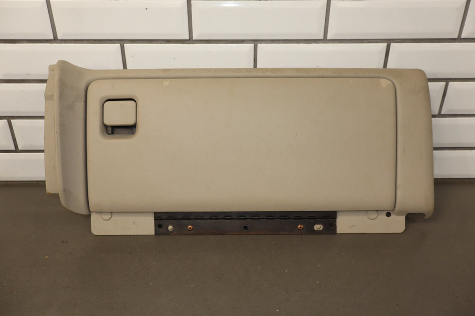 2005 Cadillac Escalade ESV gmt800- Glove Box