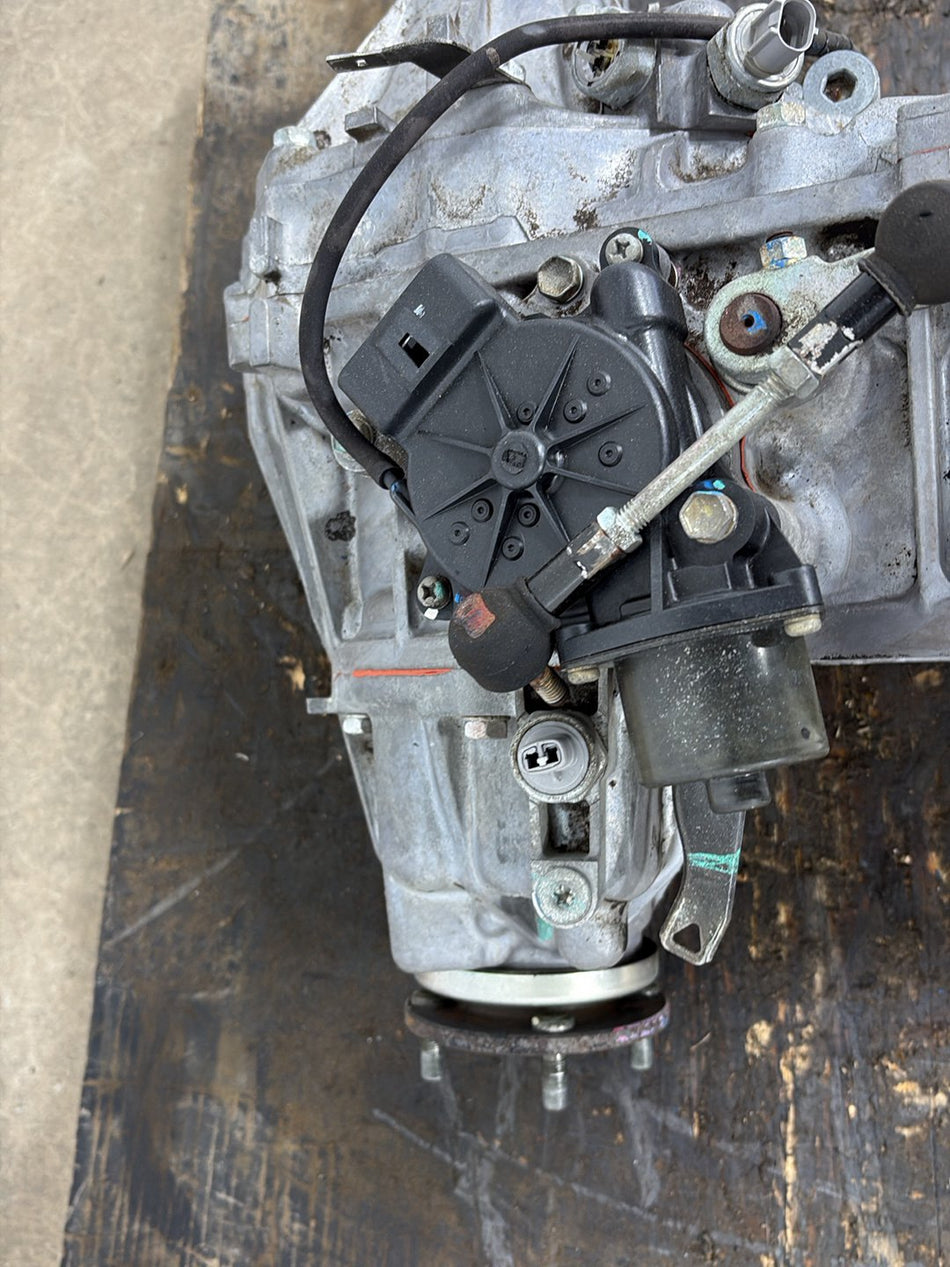 1998-2002 Toyota Land Cruiser Transfer Case 361306A221 OEM