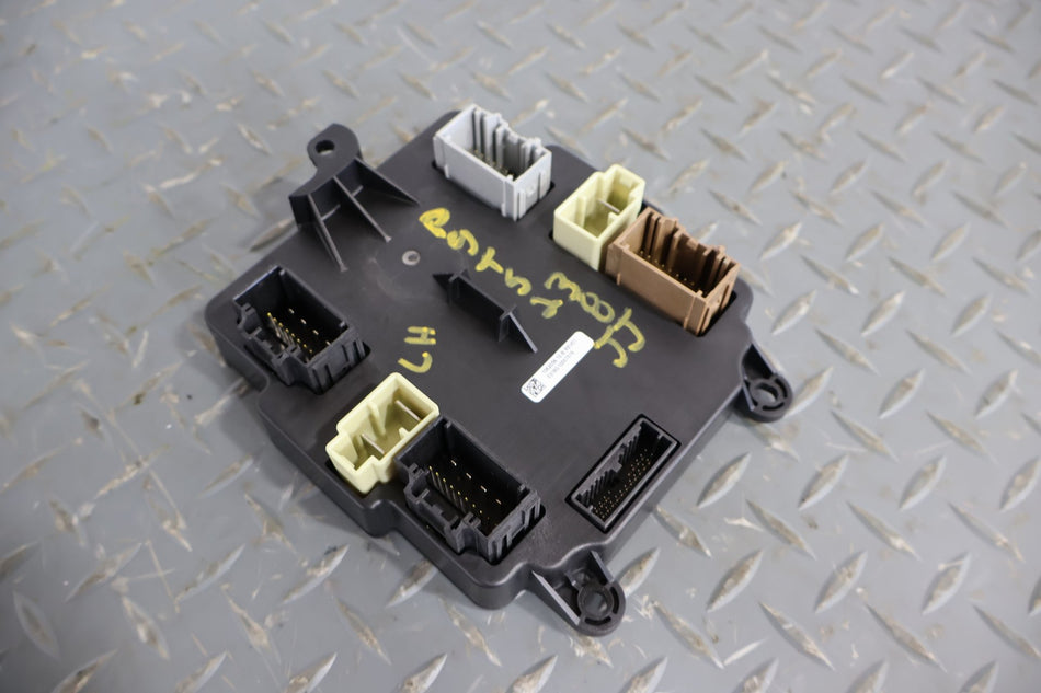 16-20 Tesla Model X Left Falcon Wing Chassis Control Module