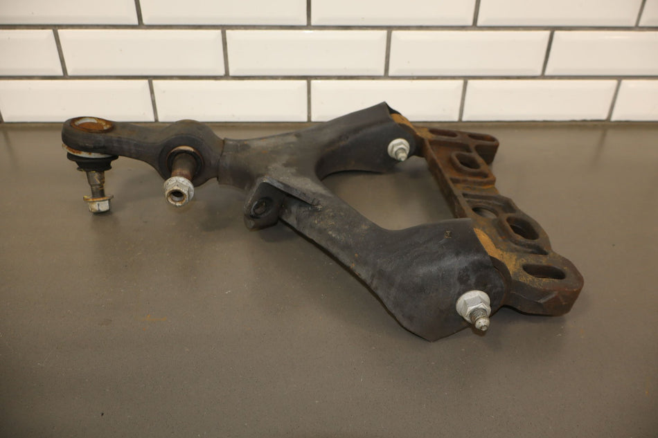 2005 Chevrolet SSR Right Front Lower Control Arm with Mount Bracket 1427