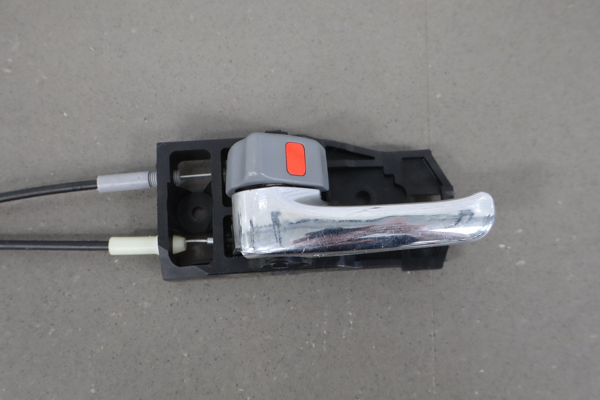1998-2000 Toyota Land Cruiser, Lexus LX470 Left Front Door Latch