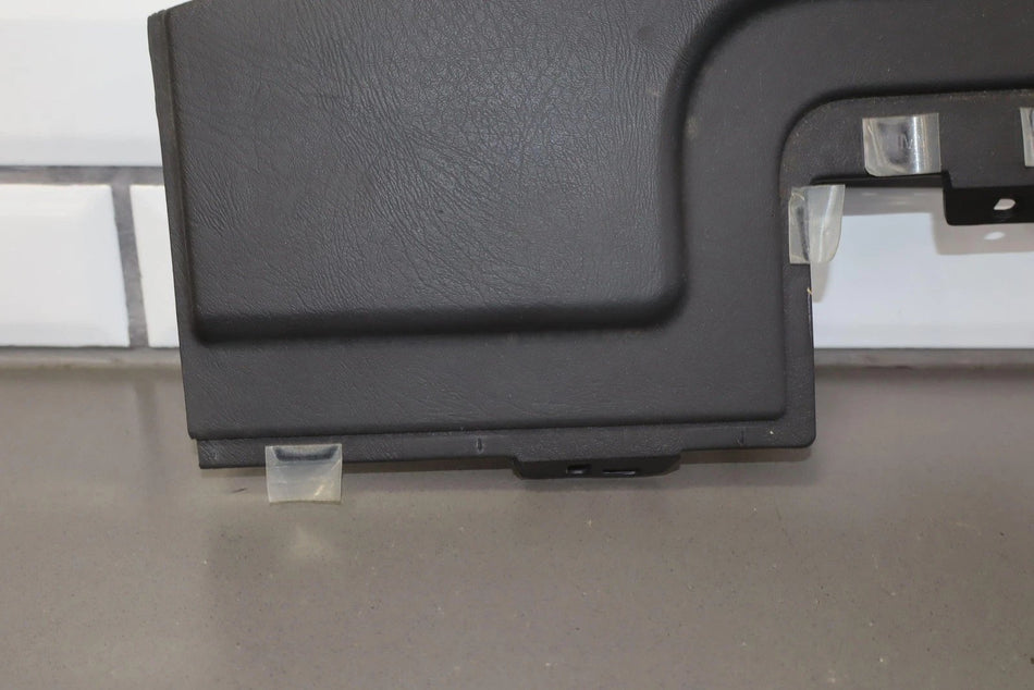 2003-2007 Hummer H2- Dash Upper Defroster Vent 15142915