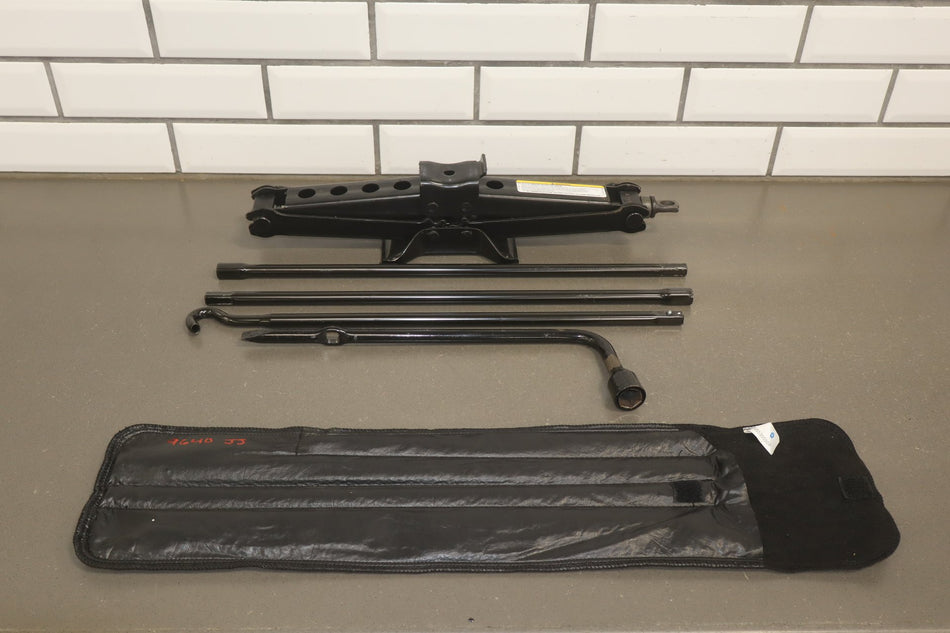2004 Dodge Dakota Jack OEM