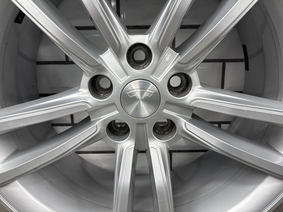 12-20 Tesla Model S 19x8 Slipstream OEM Alloy Wheel/Rim