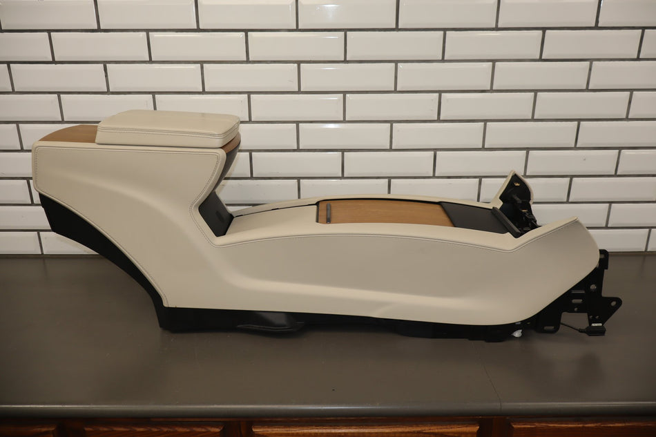 2021 Tesla Model X Front Console crm