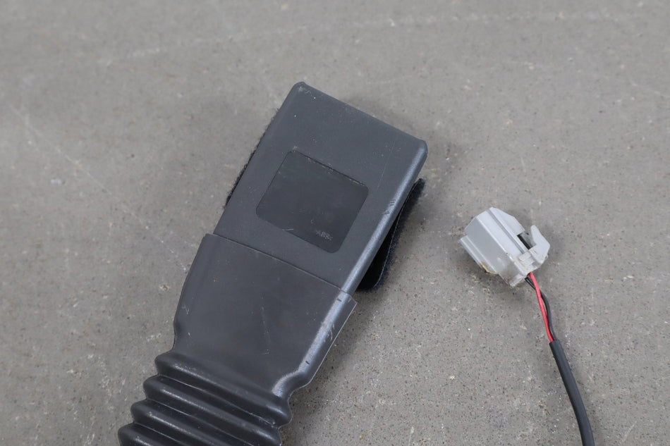 2008-14 Dodge Challenger RH Front Seat Belt Buckle OEM