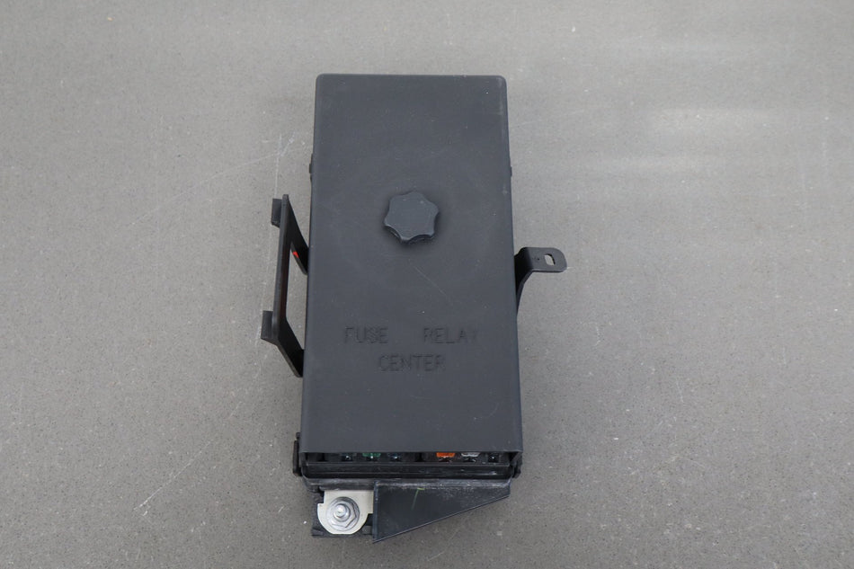 1999-2004 Chevrolet Corvette C5 Interior Fuse Box 12193792