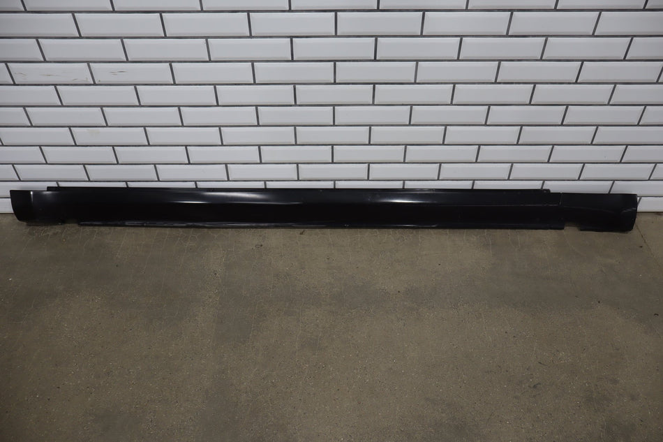 06-10 Dodge Charger SRT8 RH Rocker Molding Brilliant Black PXR