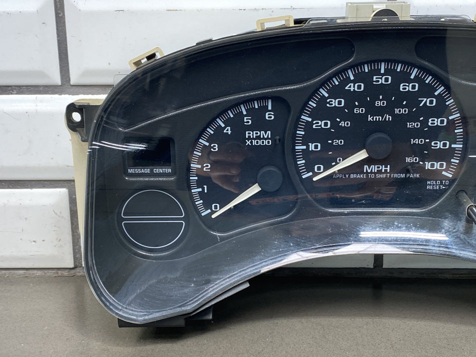2000-2002 Chevrolet Silverado 1500 Speedometer Cluster 15055362 196k Miles