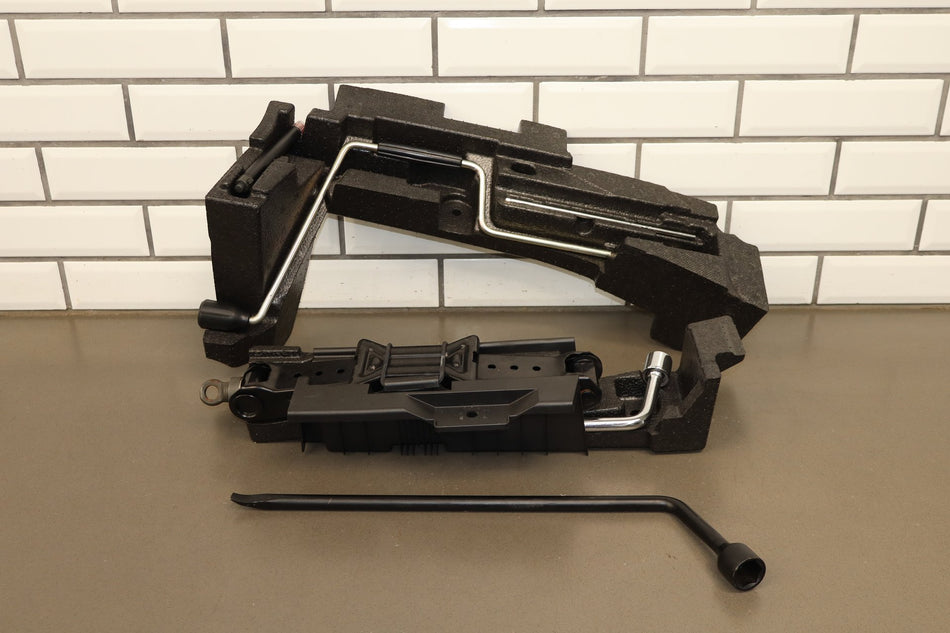2007-12 Lexus LS460 Jack W/ Tools & Foam OEM