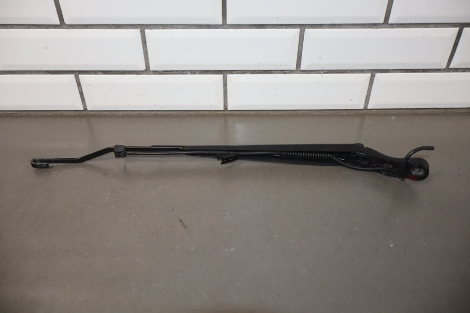 2009 Cadillac Escalade ESV Wiper Arm Pair