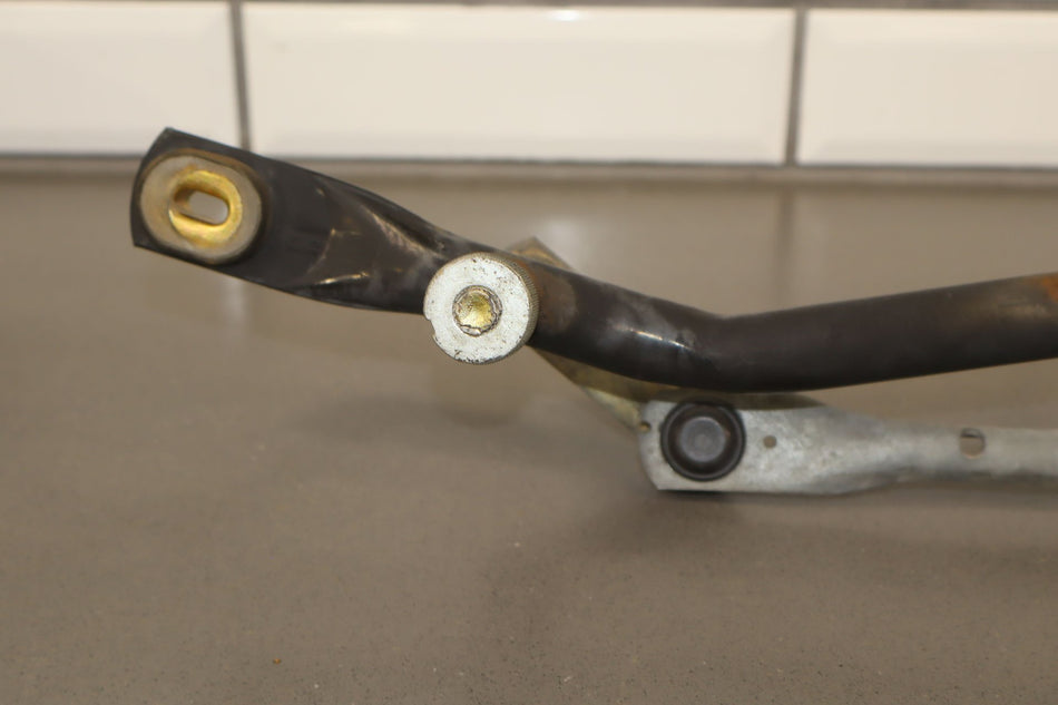2003 Hummer H2- Wiper Linkage