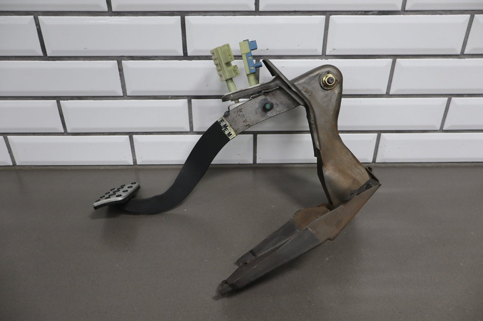 2006 Pontiac GTO Brake Pedal OEM