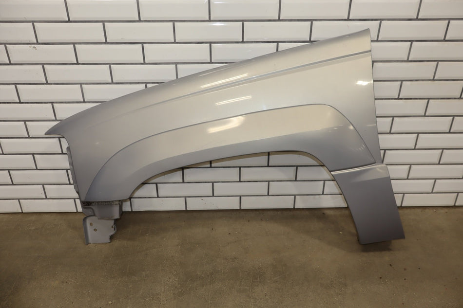 2000 GMC Yukon Denali Left Fender 15035791 Silvermist 17 15035791