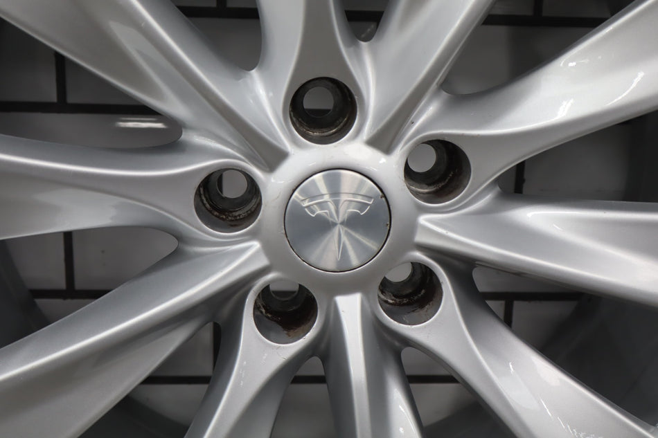 2016-2021 Tesla Model X 20x9 Front Slipstream Wheel/Rim OEM 1027244-00-B