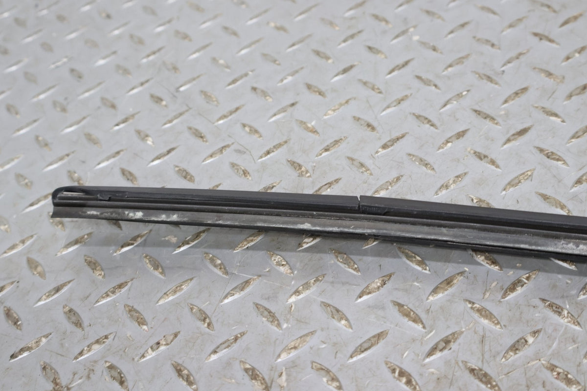 Wiper Arm, 2022, Rivian, R1S