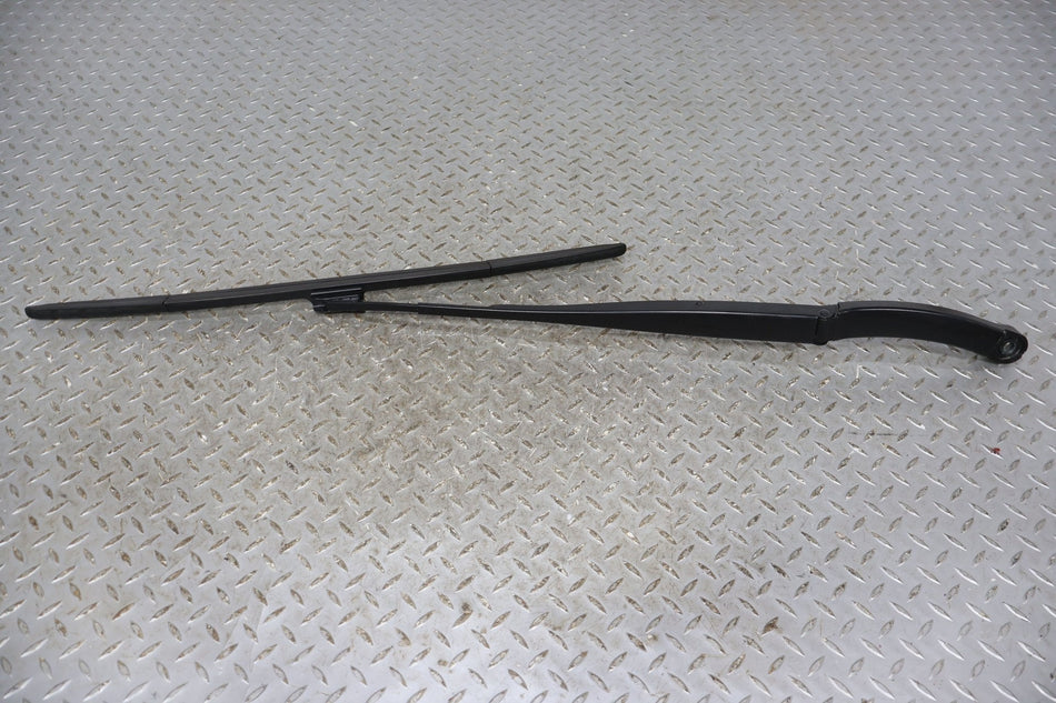 Wiper Arm, 2022, Rivian, R1S