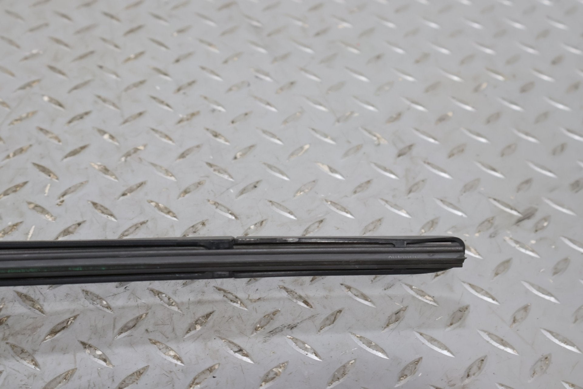 Wiper Arm, 2022, Rivian, R1S
