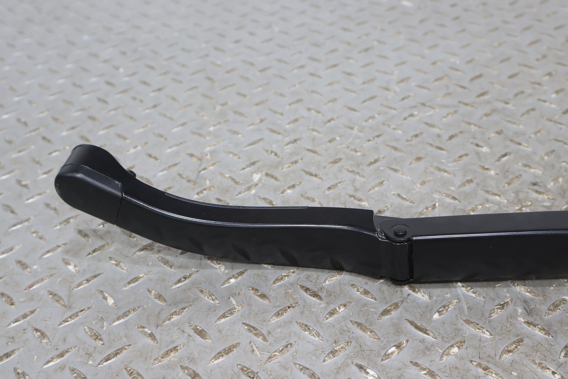 Wiper Arm, 2022, Rivian, R1S