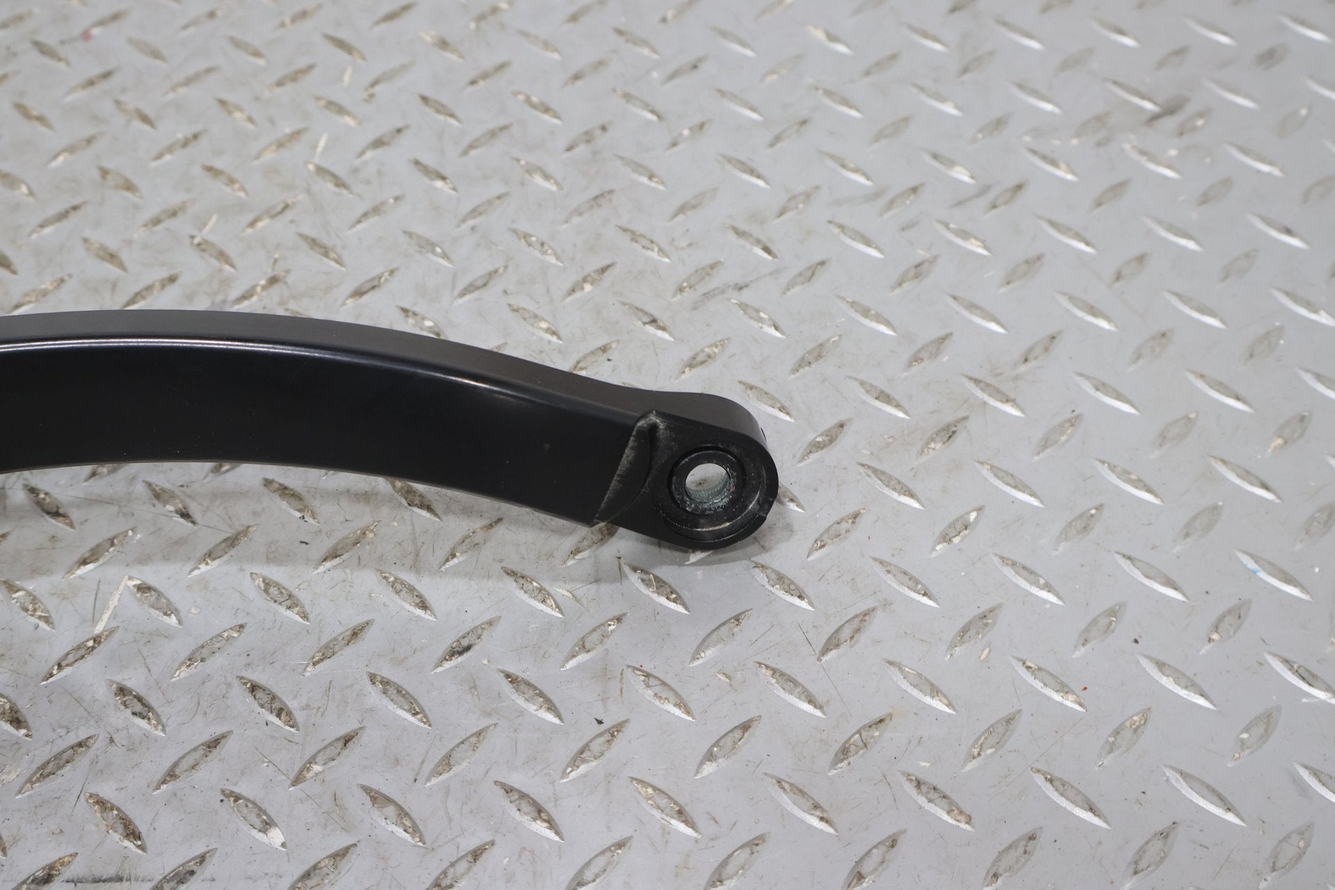 Wiper Arm, 2022, Rivian, R1S