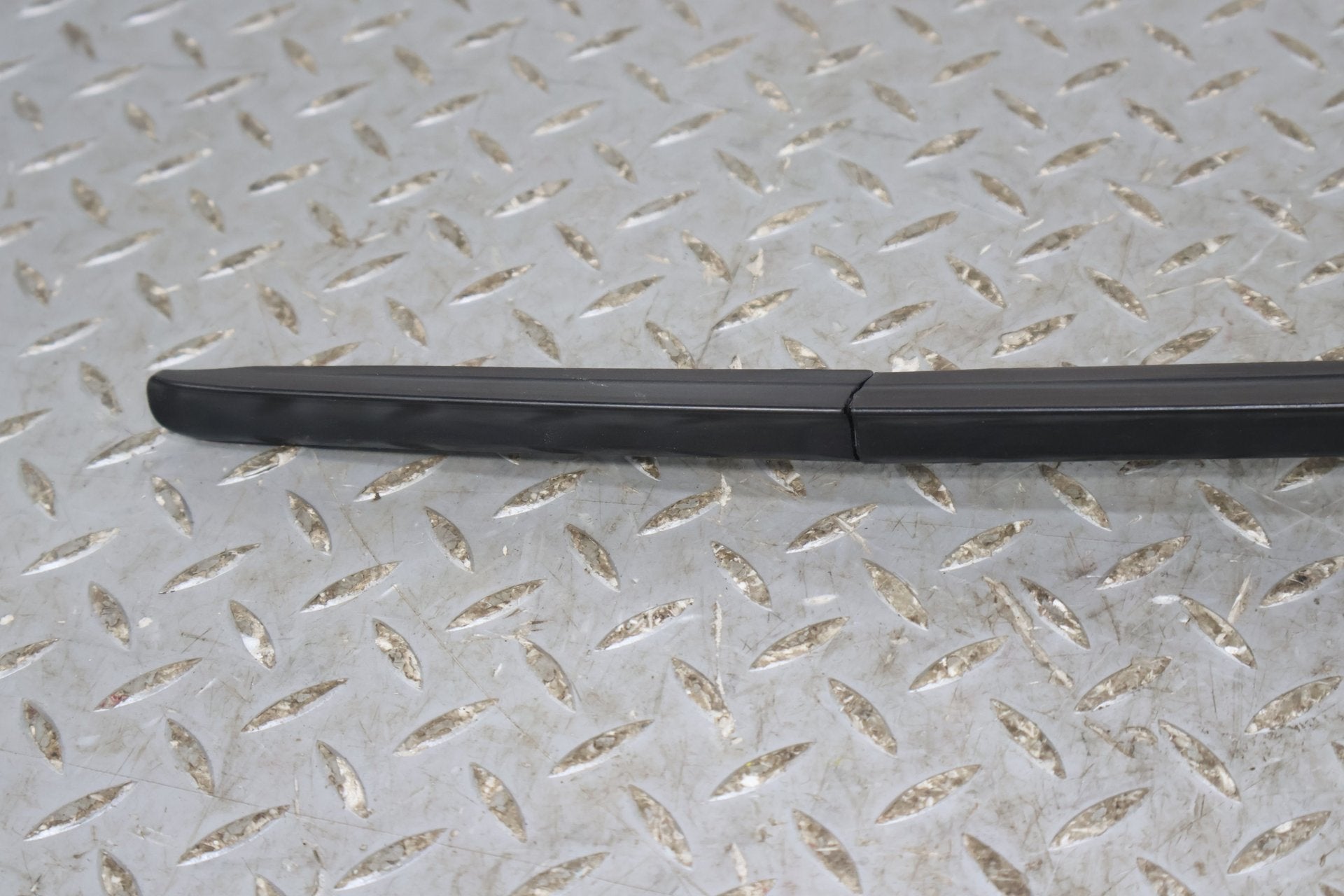 Wiper Arm, 2022, Rivian, R1S
