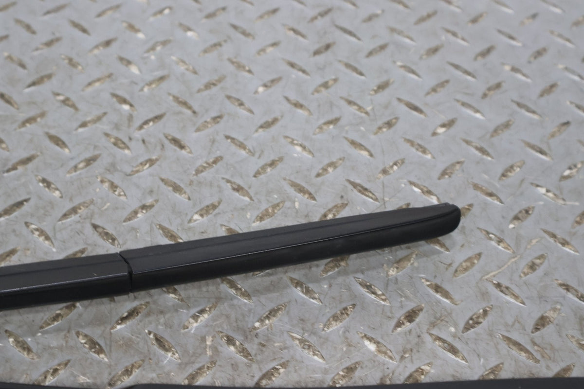 Wiper Arm, 2022, Rivian, R1S