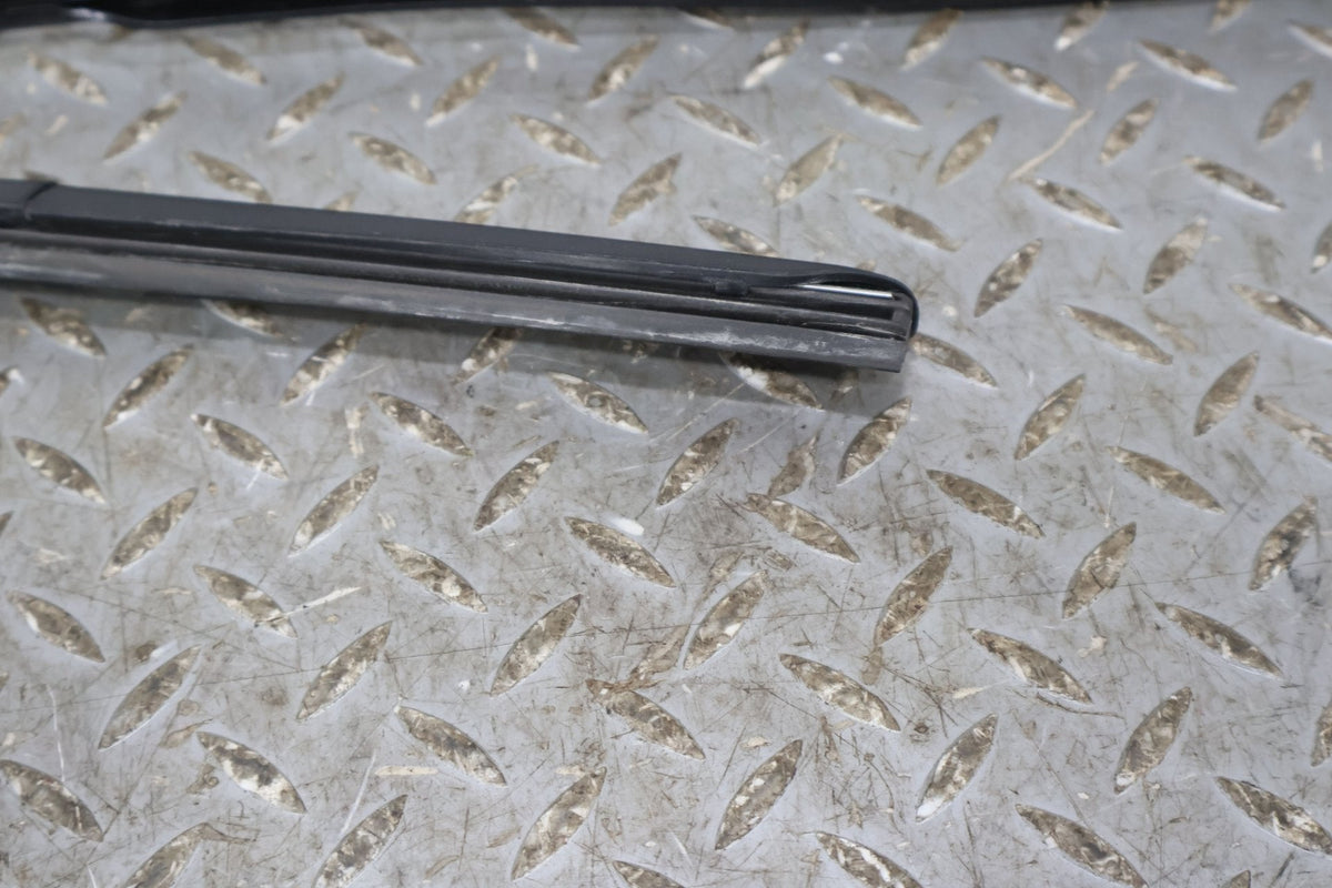 Wiper Arm, 2022, Rivian, R1S