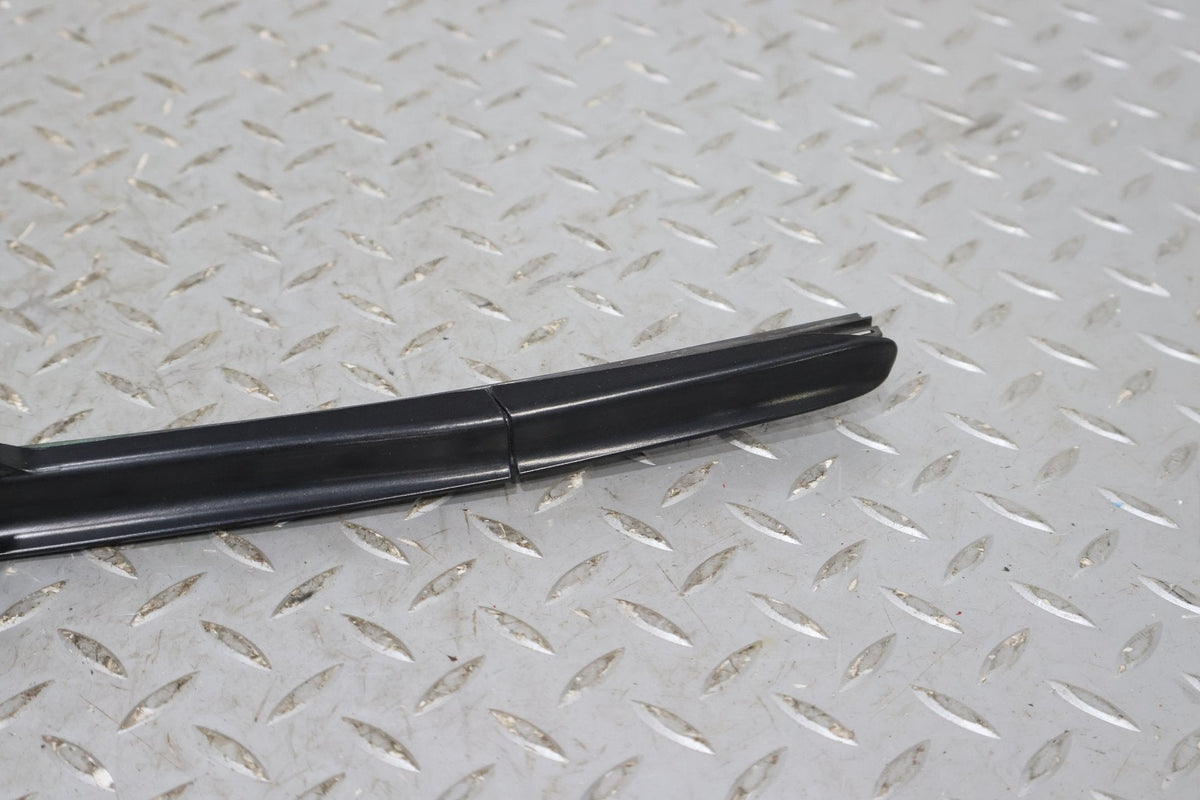 Wiper Arm, 2022, Rivian, R1S