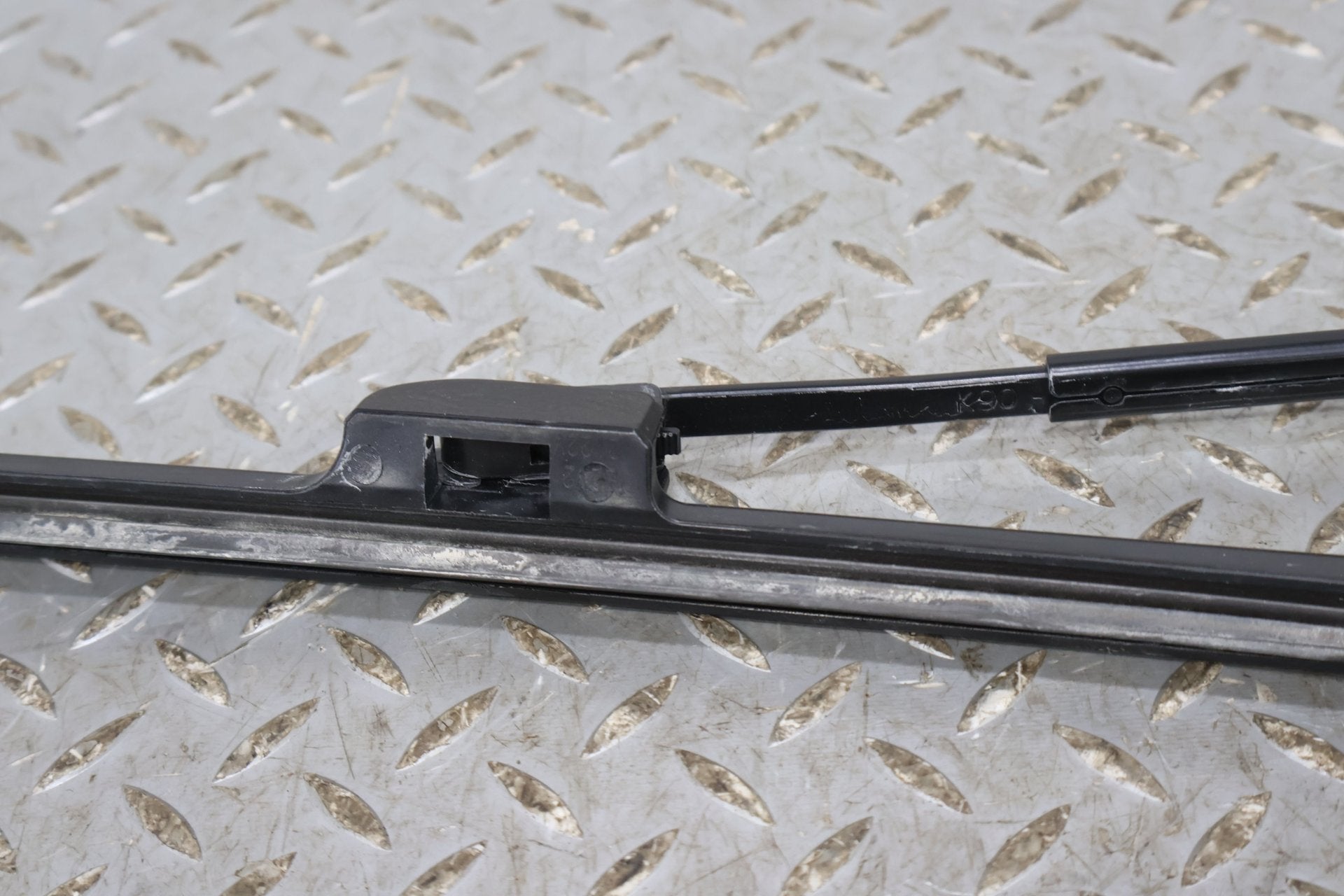 Wiper Arm, 2022, Rivian, R1S
