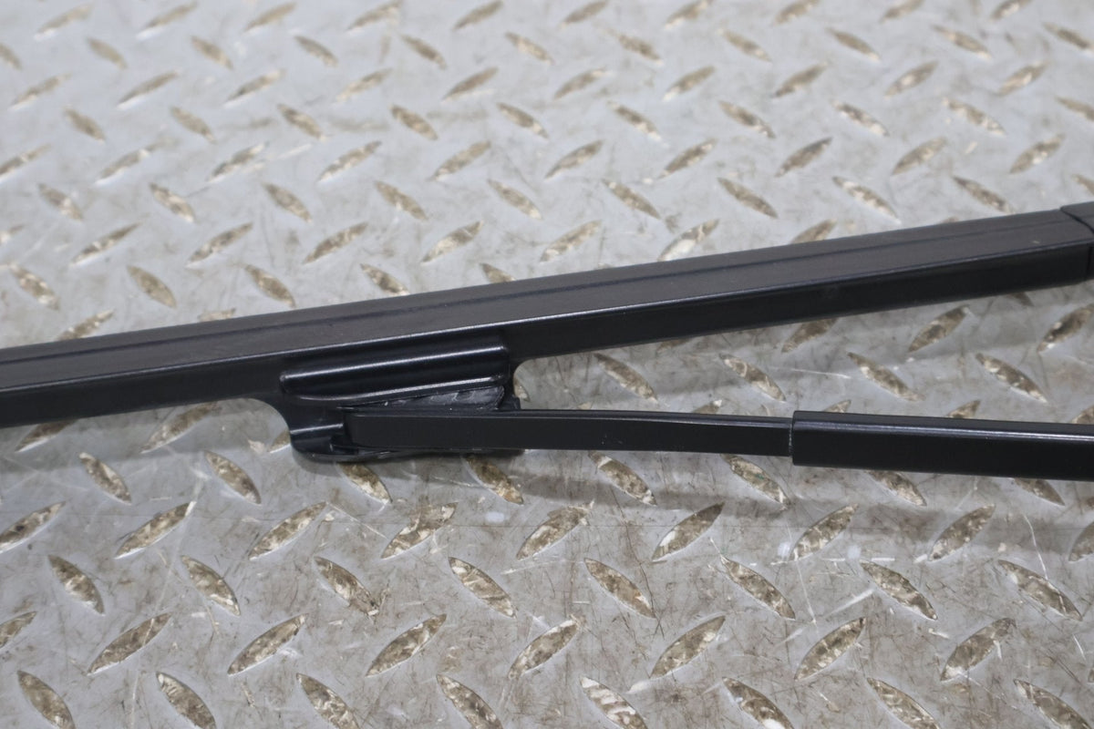Wiper Arm, 2022, Rivian, R1S