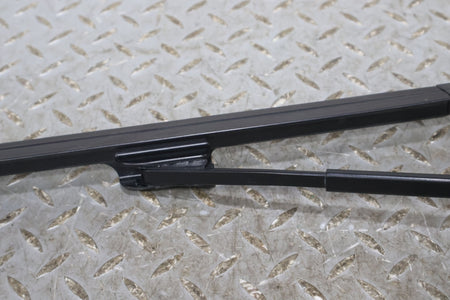 Wiper Arm, 2022, Rivian, R1S