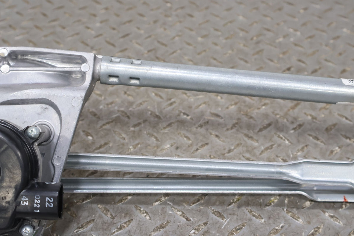 Wiper Linkage, 2022, Rivian, R1S
