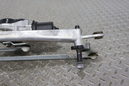 Wiper Linkage, 2022, Rivian, R1S