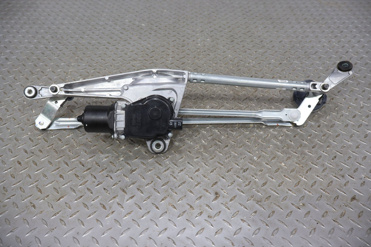 Wiper Linkage, 2022, Rivian, R1S