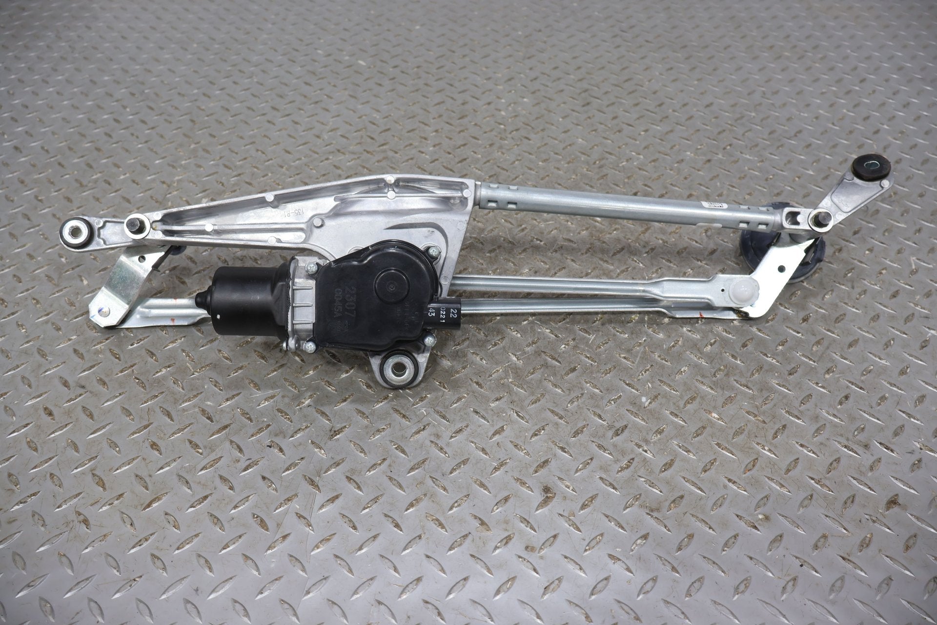 Wiper Linkage, 2022, Rivian, R1S