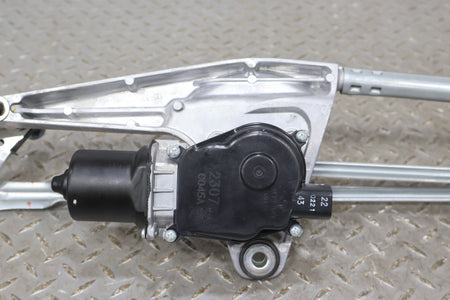 Wiper Linkage, 2022, Rivian, R1S