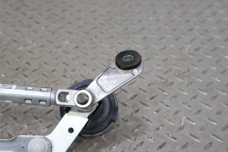 Wiper Linkage, 2022, Rivian, R1S