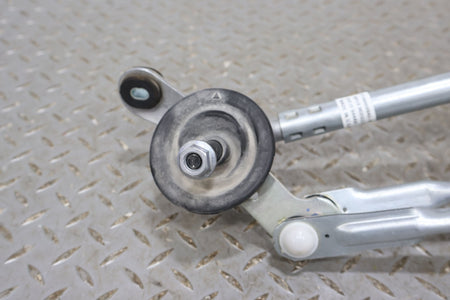 Wiper Linkage, 2022, Rivian, R1S