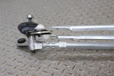Wiper Linkage, 2022, Rivian, R1S