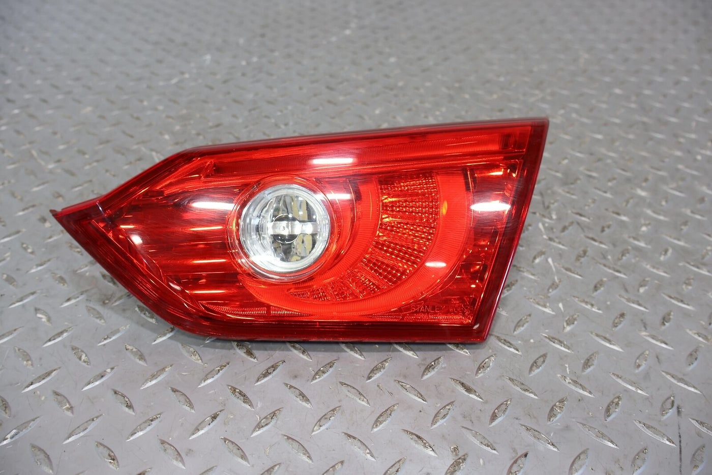 16-17 Infiniti Q50 Rear Right RH Outer (Trunk Mount) Tail Light Lamp (Tested)