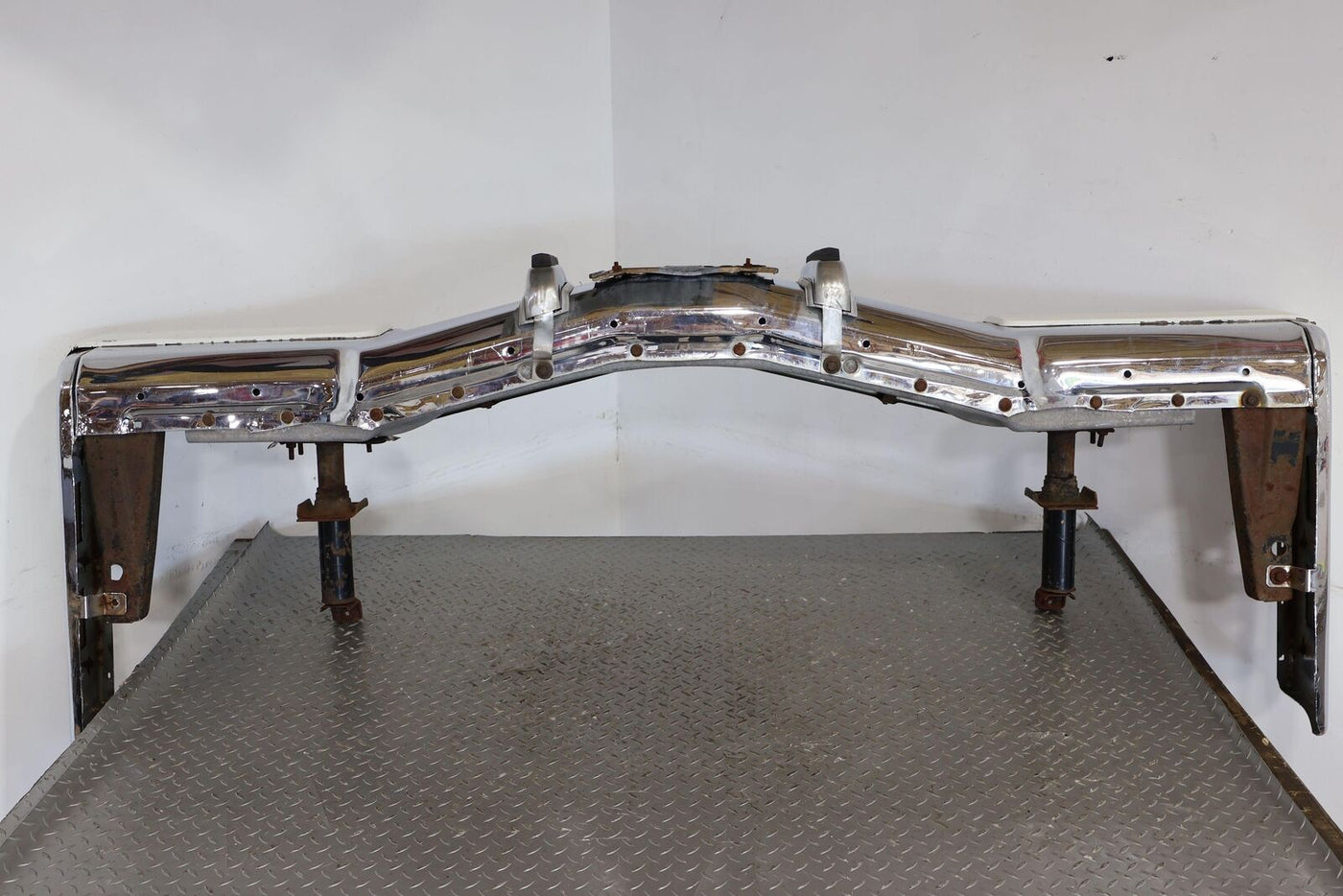 87-89 Cadillac Brougham Front Bumper W/Fillers (Chrome &White) Lightly Weathered
