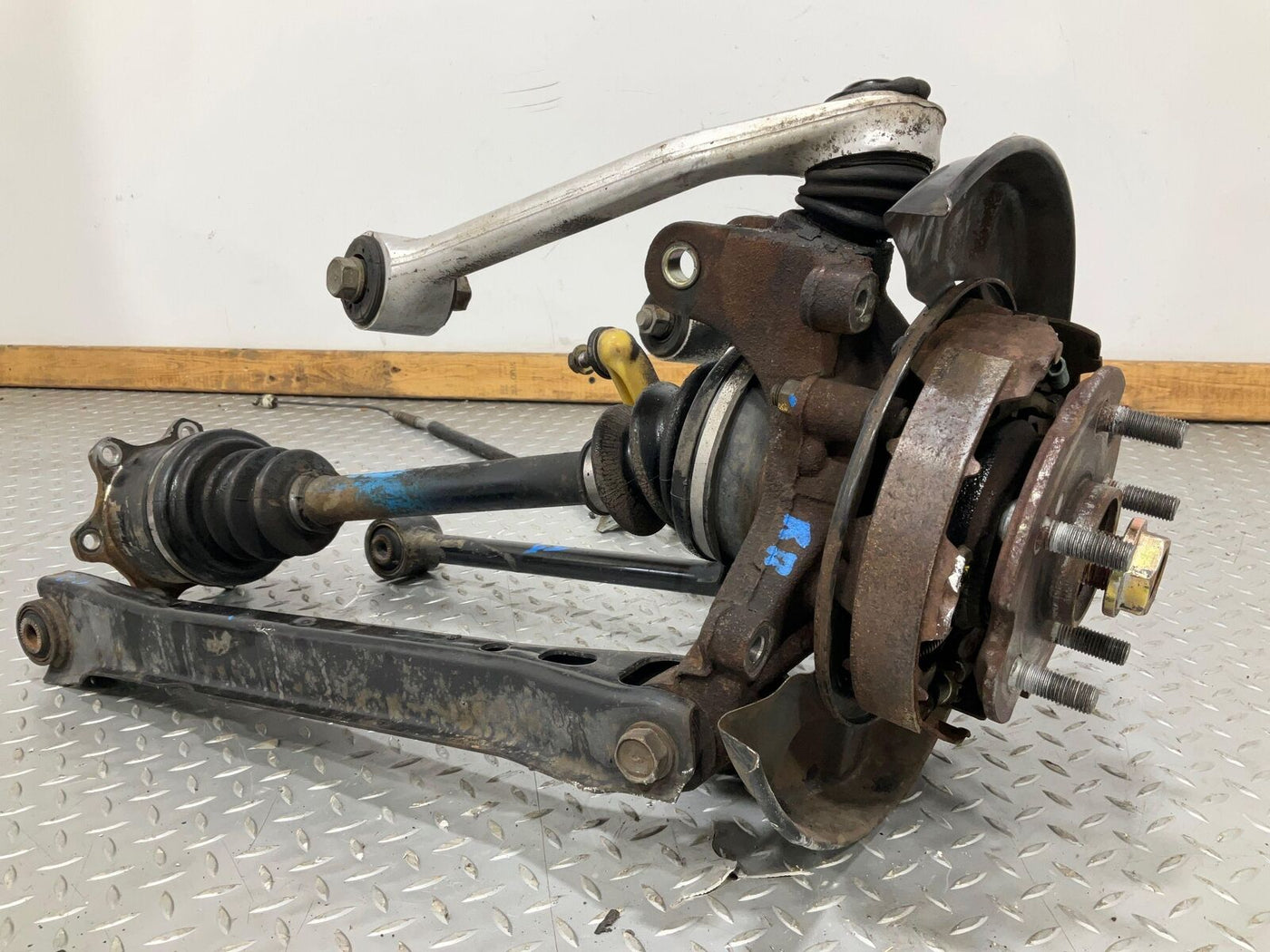 91-93 Toyota Supra MK3 Right RH Pass Rear Spindle W/Control Arms &Axle No Strut
